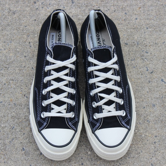 Converse Black/White Low Top Unisex Sneaker (Sz 7M - 9W) - Picture 1 of 7